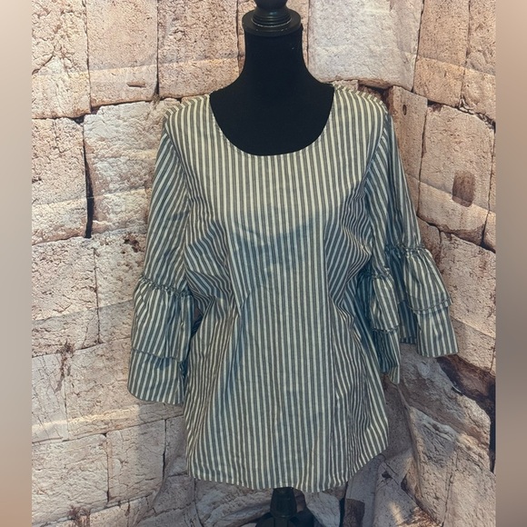 Jane and Delancey Striped blue Women's Top size large - Picture 1 of 3